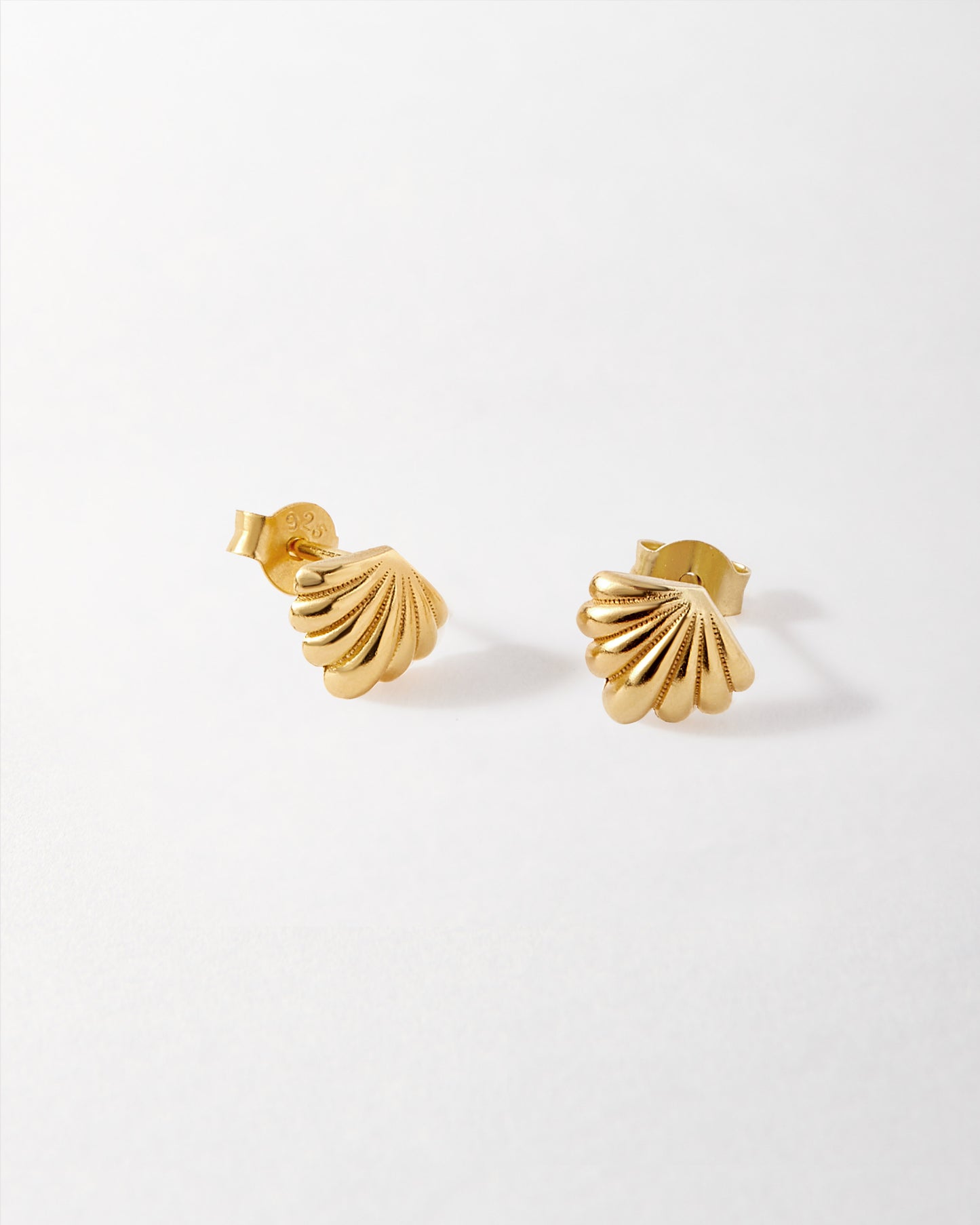 Laguna Shell Stud Earrings