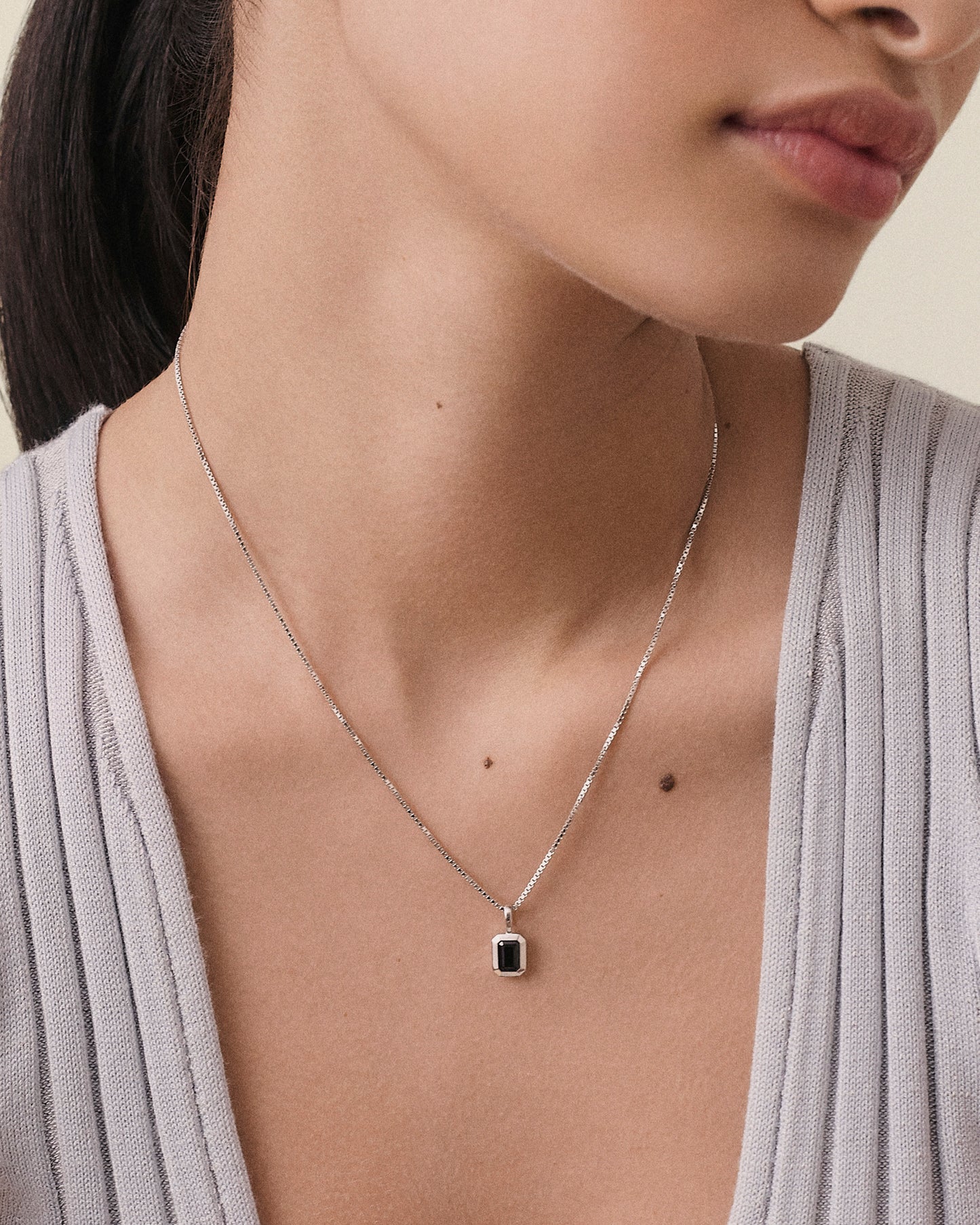 Deco Pendant - Black Spinel