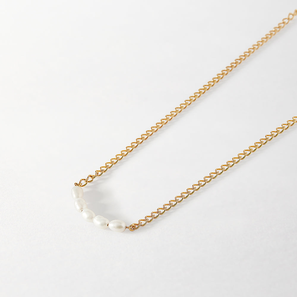 Gili Pearl Necklace