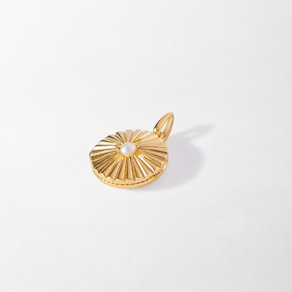 Radiant Pearl Locket Pendant - Gold