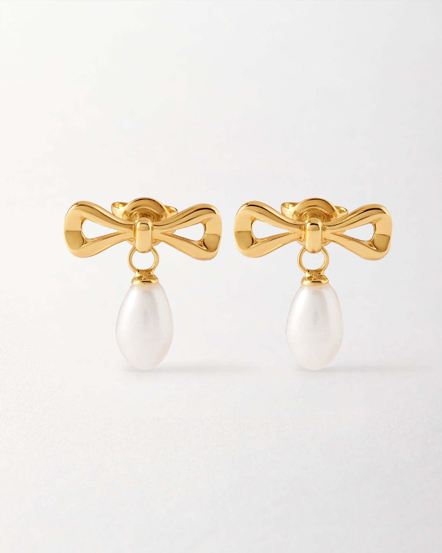 Bow Pearl Earrings