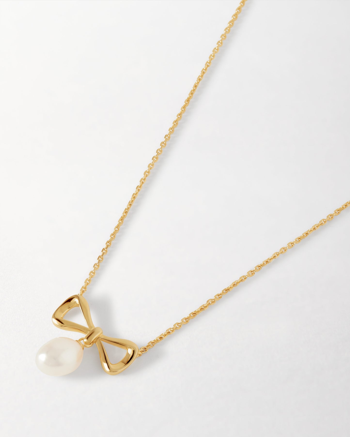 Bow Pearl Necklace