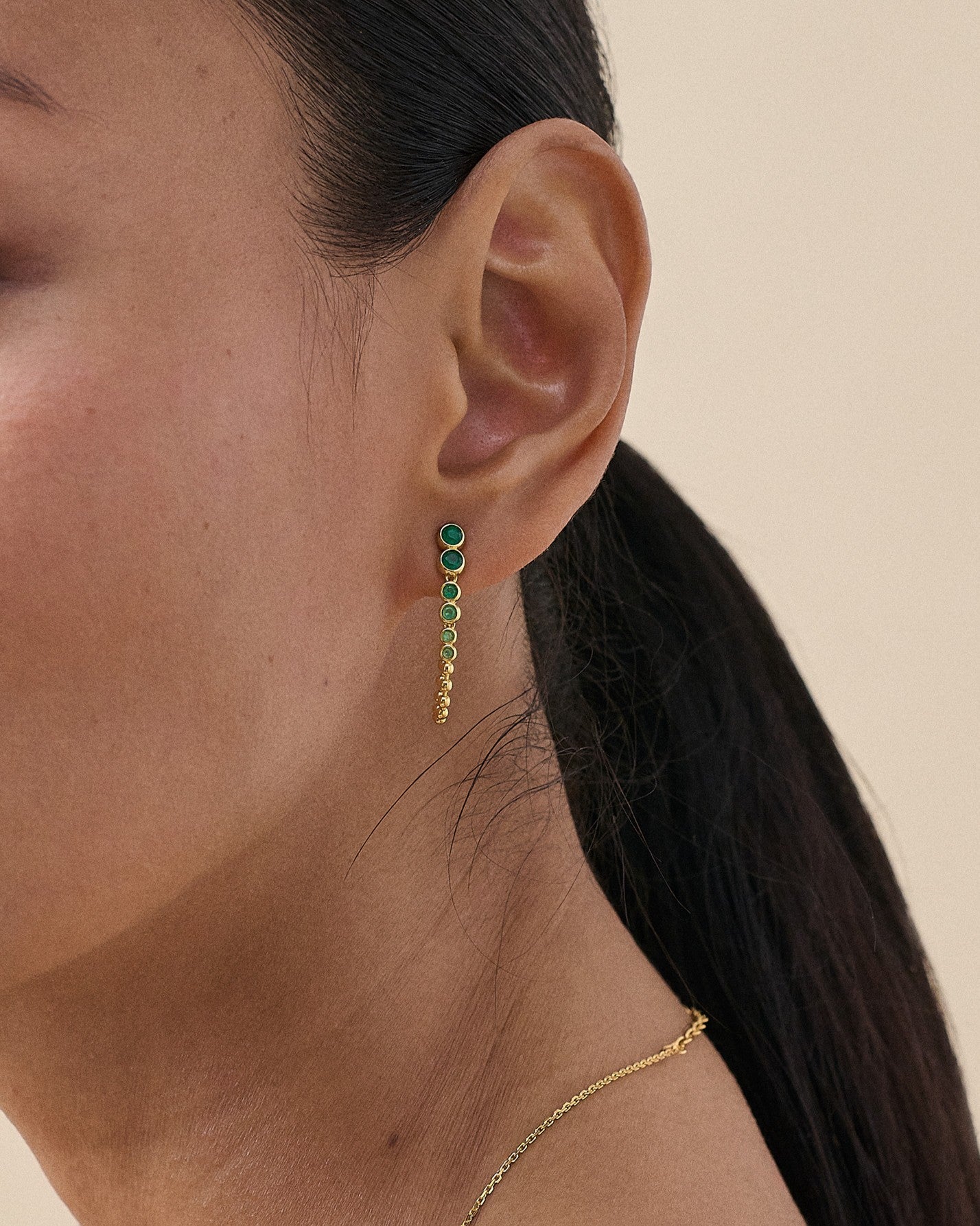 Globe Green Onyx Chain Loop Earring