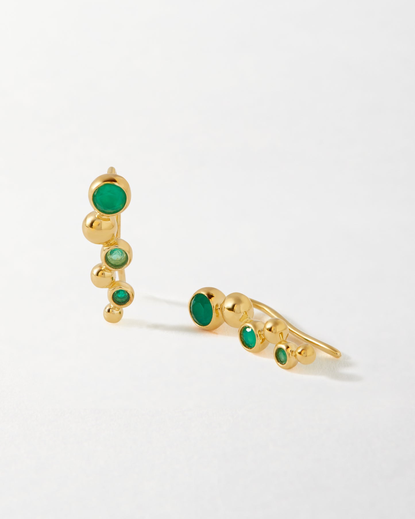 Globe Green Onyx Ear Crawler
