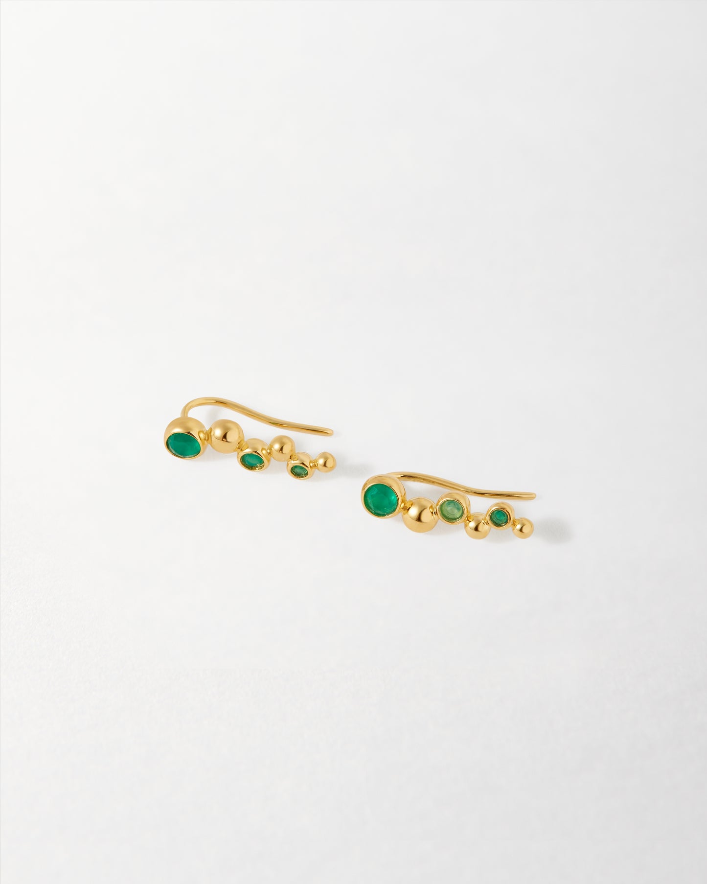 Globe Green Onyx Ear Crawler