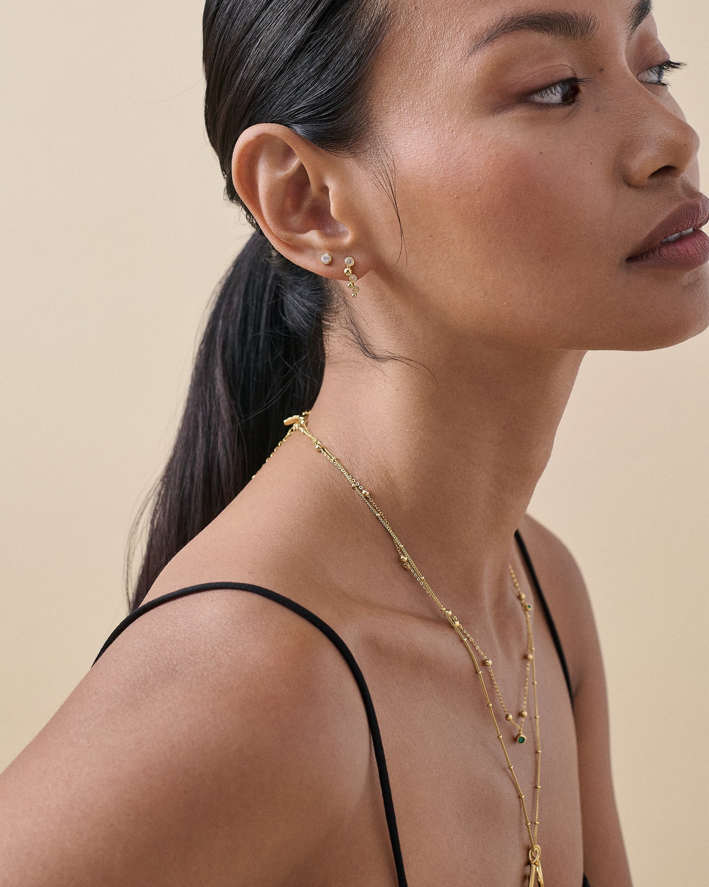 Globe White Sapphire Ear Crawler
