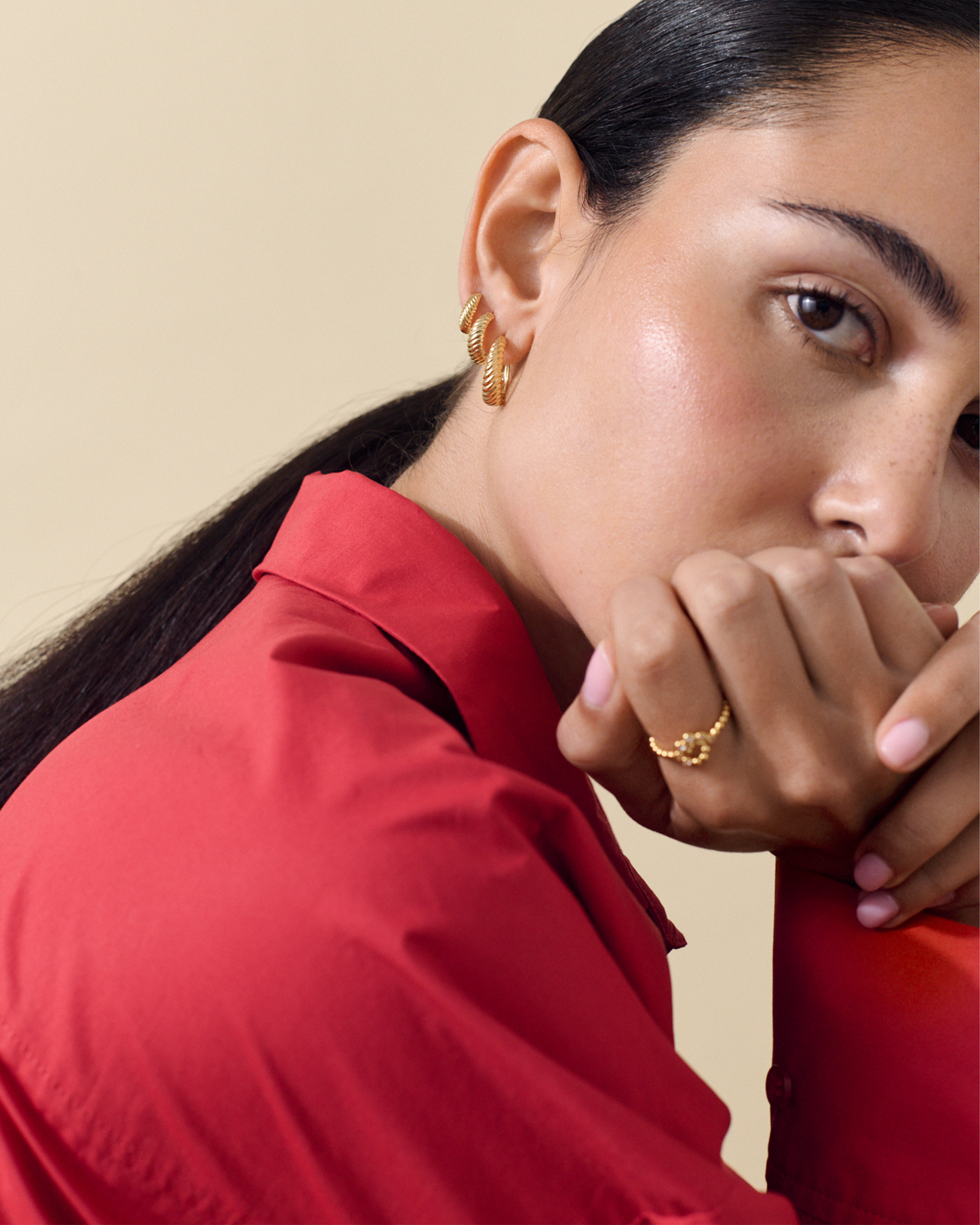 Spiral Medium Hoop Earrings - Gold