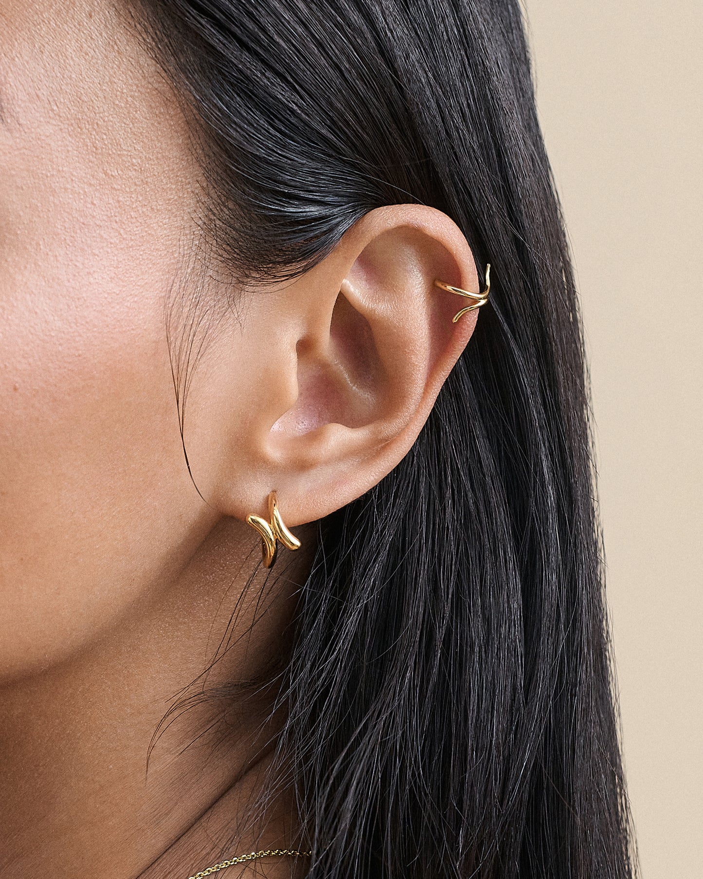 Wave Hoop Earrings - Gold