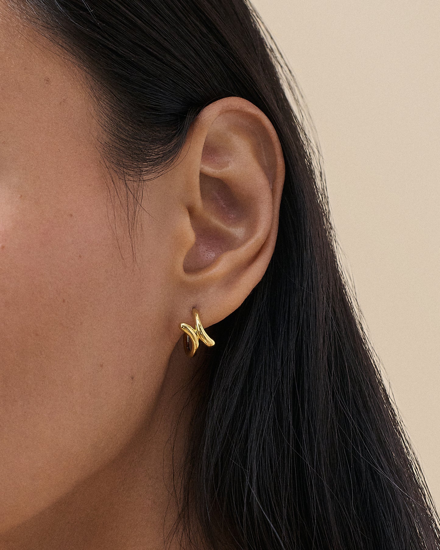 Wave Hoop Earrings - Gold