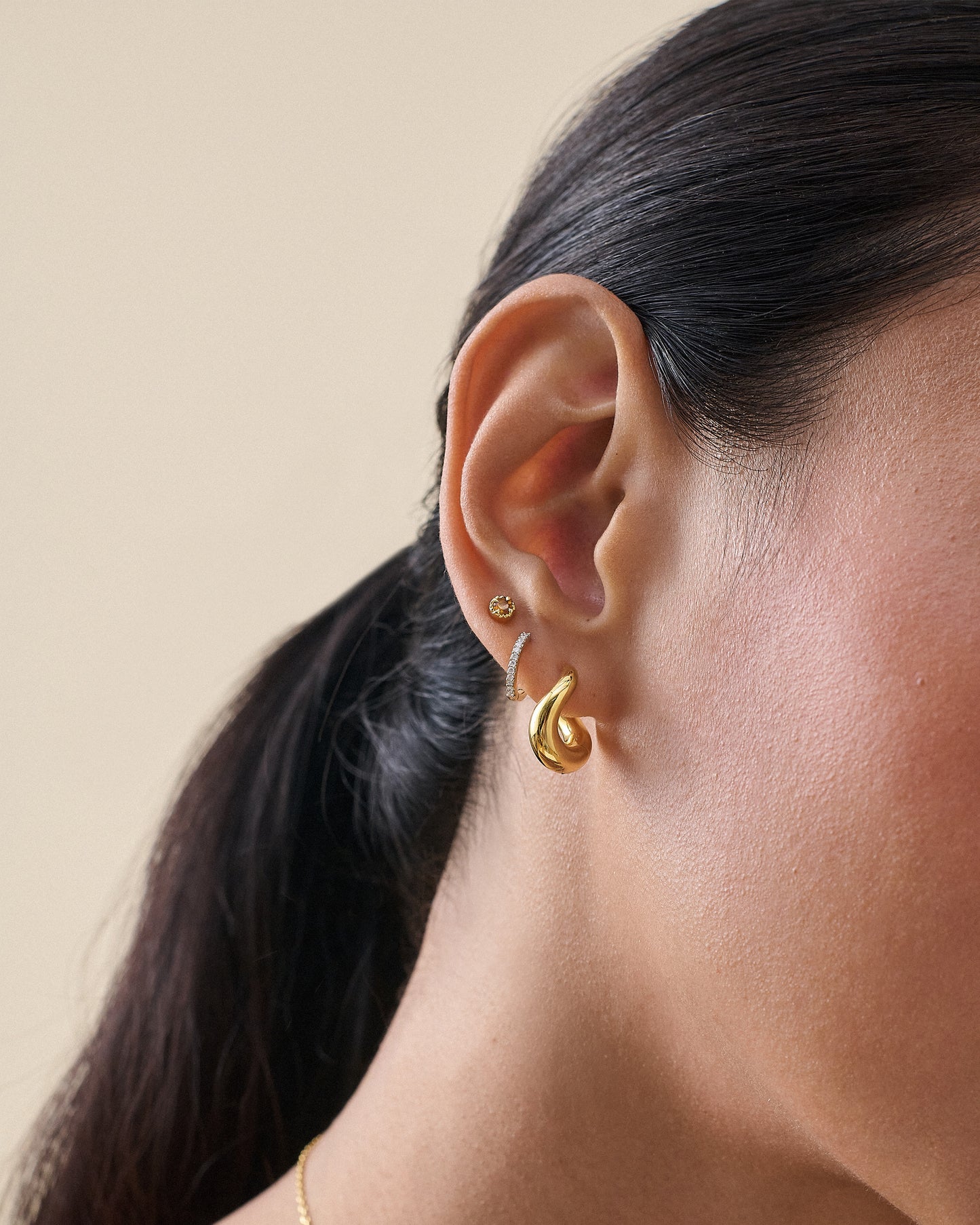 Charlotte Collins Twist Hoop Earrings - Gold