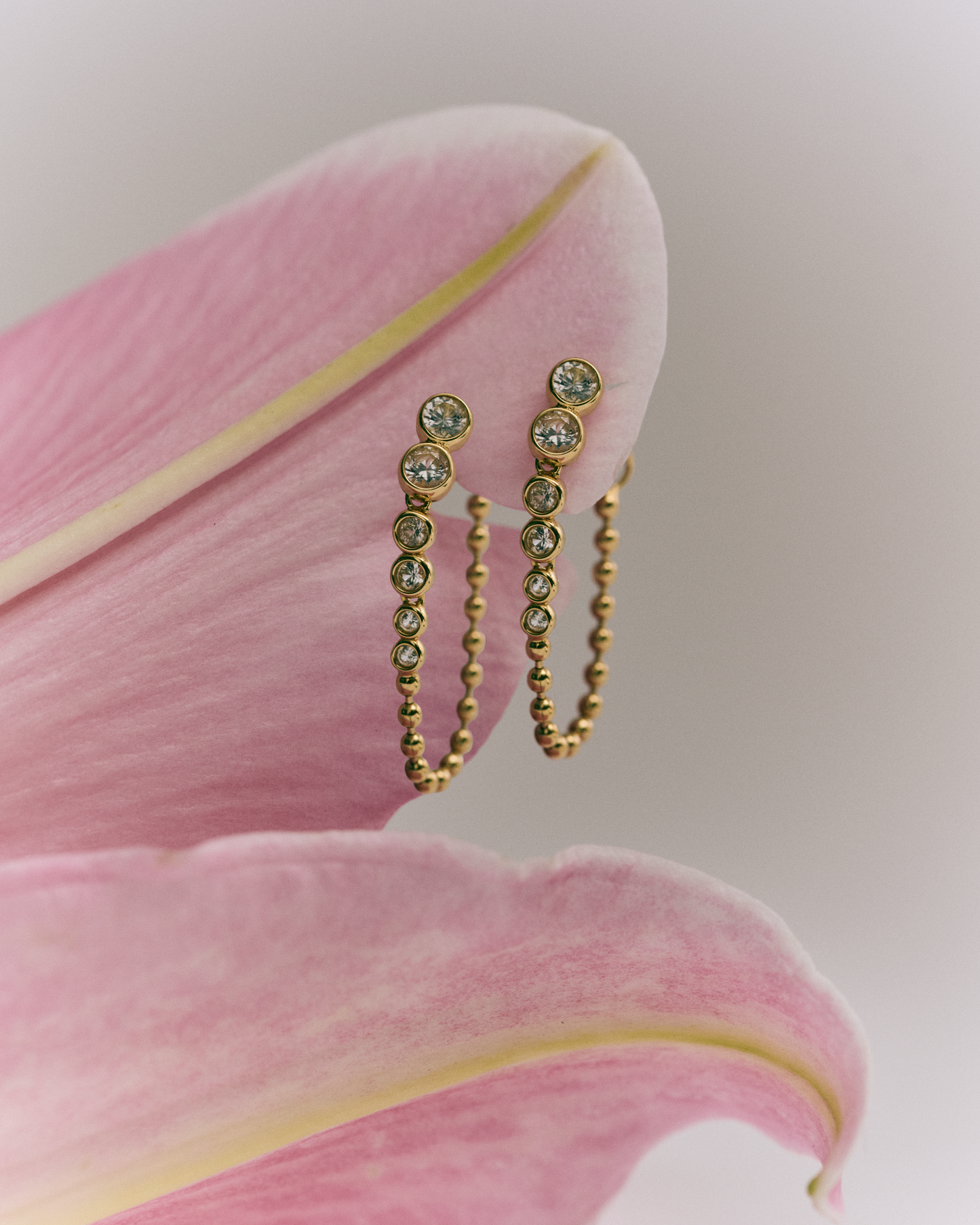 Globe White Sapphire Chain Loop Earring