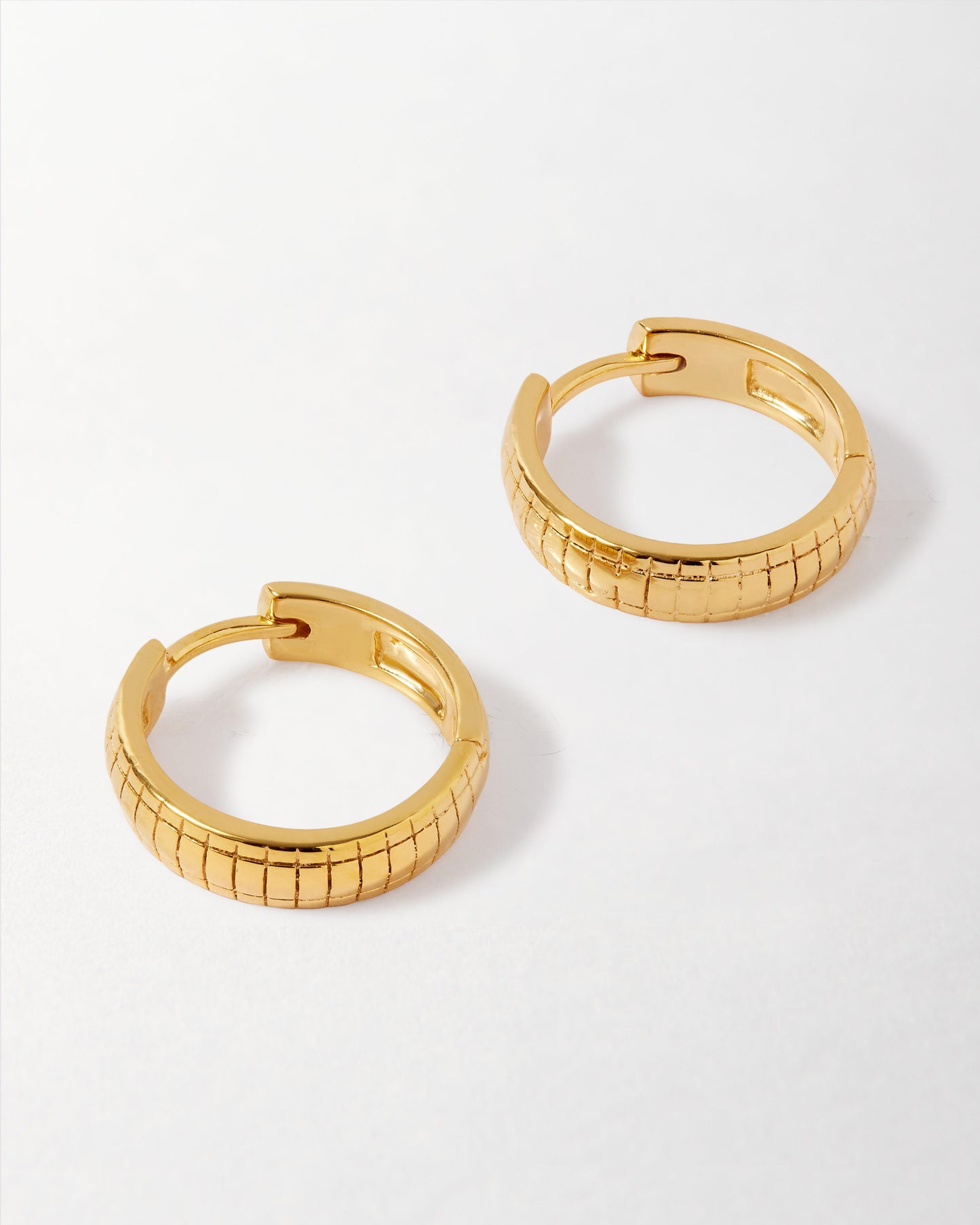Lattice Medium Hoop Earrings - Gold