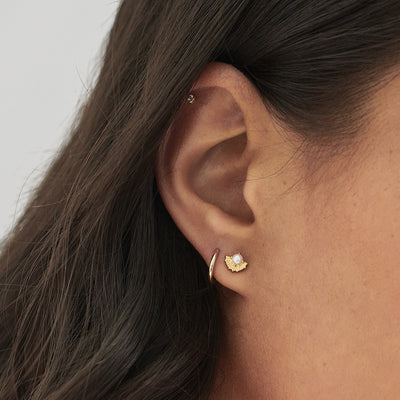 Beam Pearl Stud Earrings