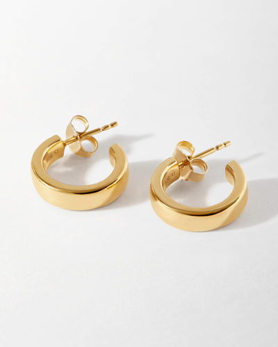 Buy Essential Gold Hoop Earrings Online | CaratLane