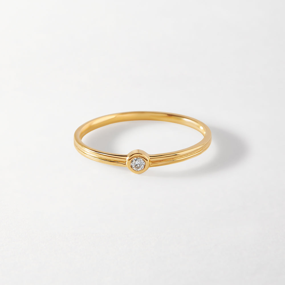 Solitaire Diamond Ring - Yellow Gold