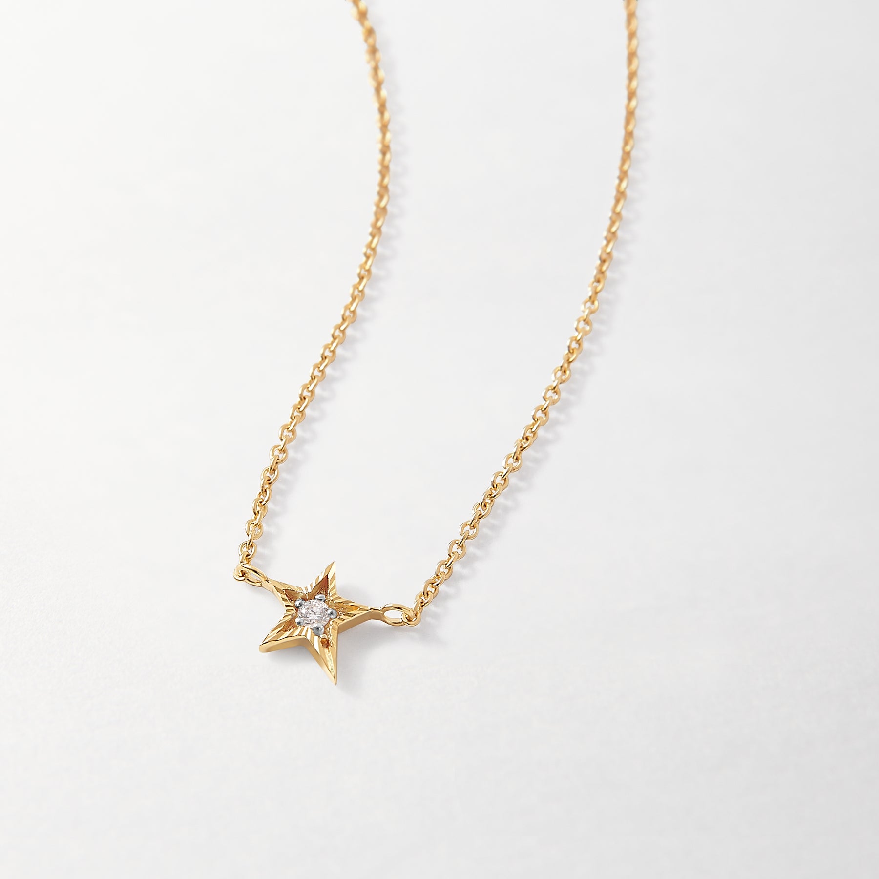 18K White Gold Star Shaped Diamond Pendant 001-160-04402 | Koerbers Fine  Jewelry Inc | New Albany, IN
