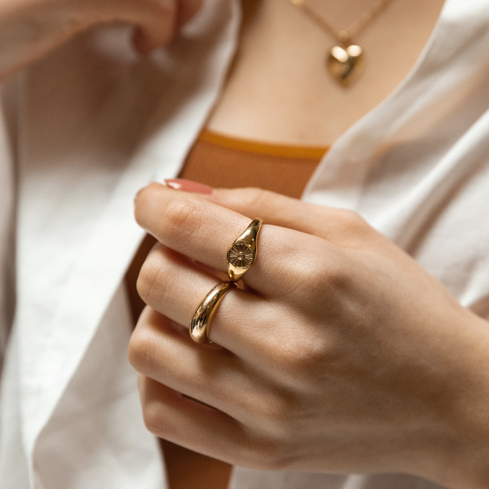 Curve Ring - Gold - Edge of Ember Jewellery
